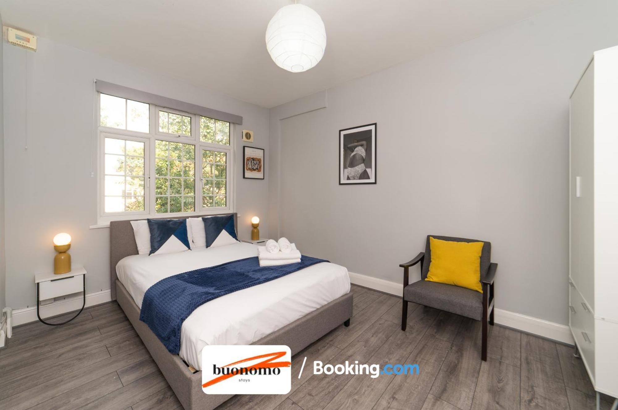 Two Bedroom Apartment By Buonomo Stays Short Lets & Serviced Accommodation With Balcony London Exteriör bild