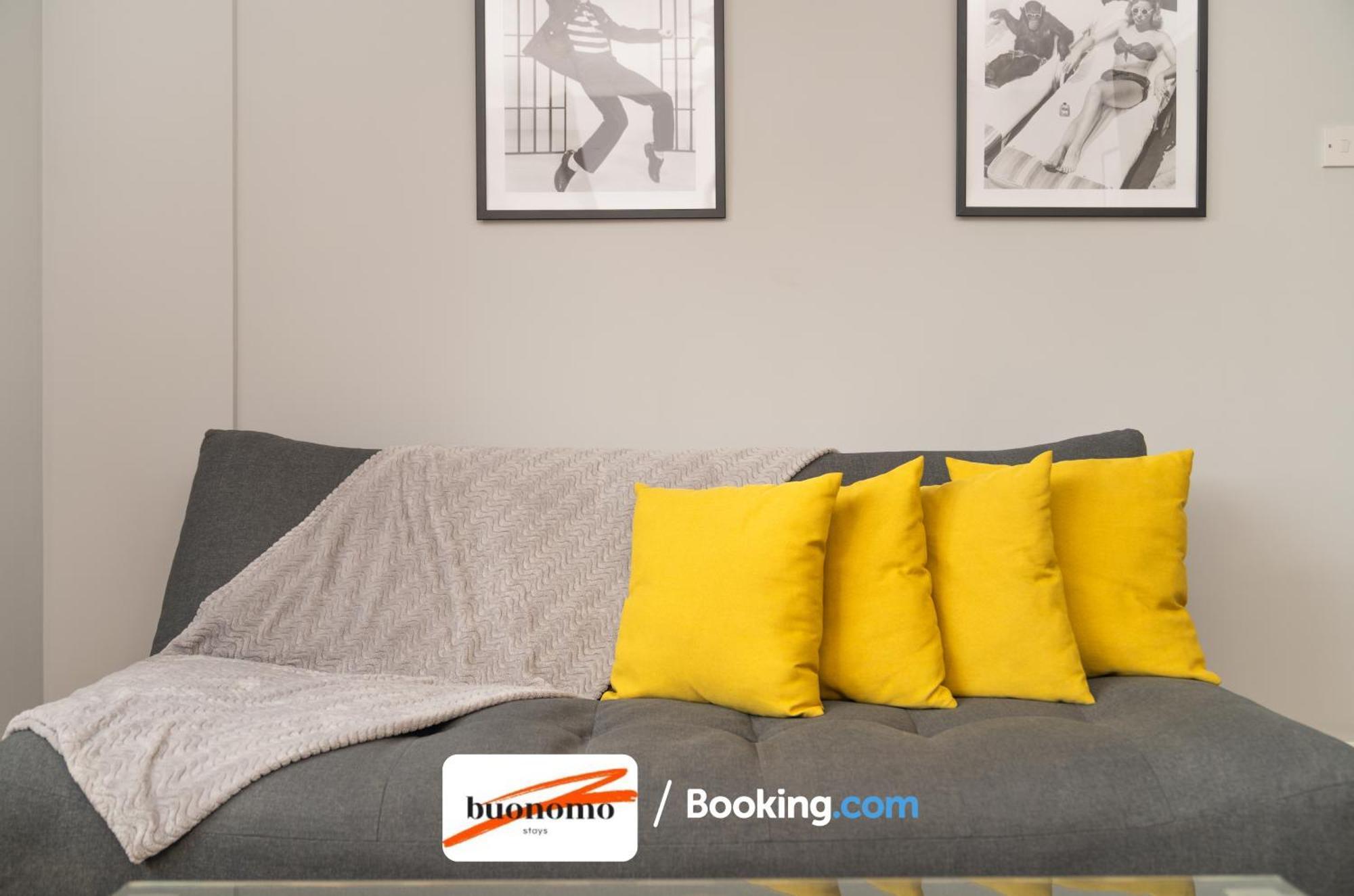 Two Bedroom Apartment By Buonomo Stays Short Lets & Serviced Accommodation With Balcony London Exteriör bild