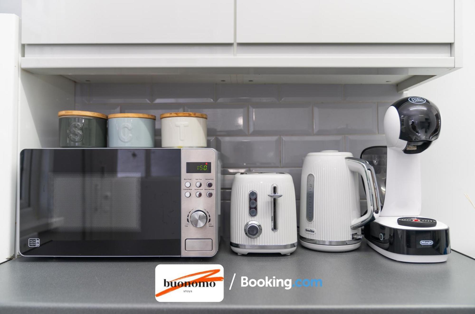 Two Bedroom Apartment By Buonomo Stays Short Lets & Serviced Accommodation With Balcony London Exteriör bild