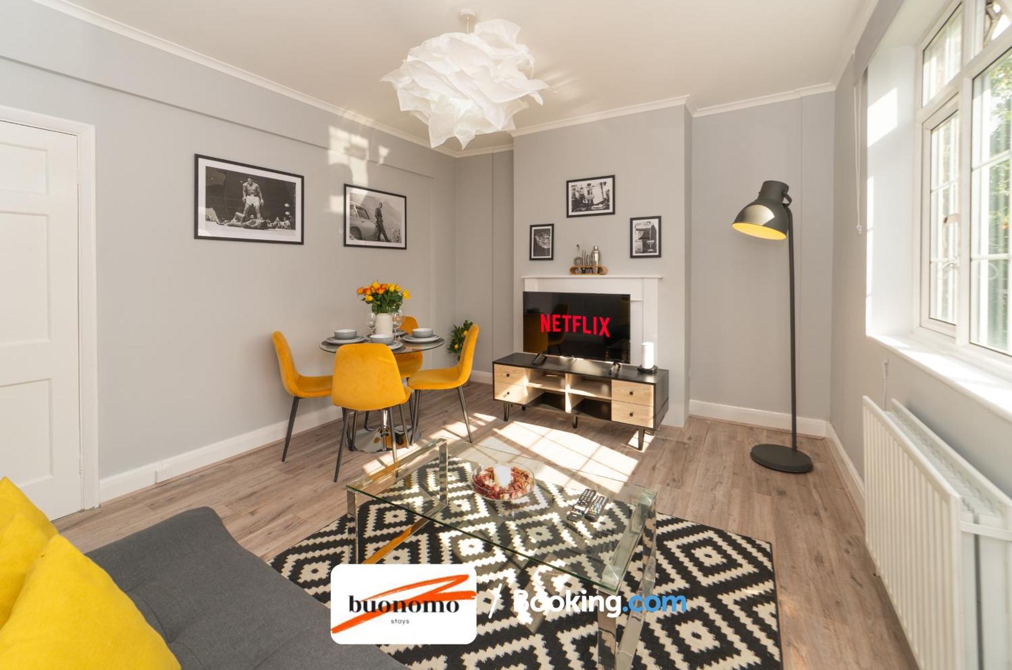 Two Bedroom Apartment By Buonomo Stays Short Lets & Serviced Accommodation With Balcony London Exteriör bild